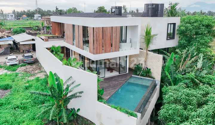 Luxury 3-Bedroom Villa with Full Rice Field Views Near Nyanyi Beach