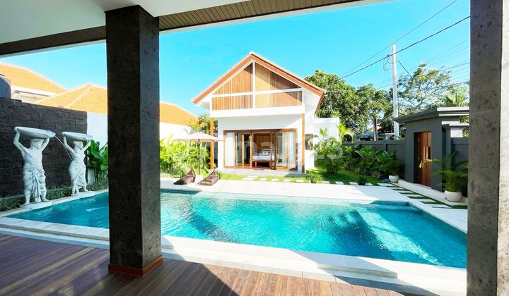 Villa 3BR Luxury Modern With Spacious Garden in Canggu 1
