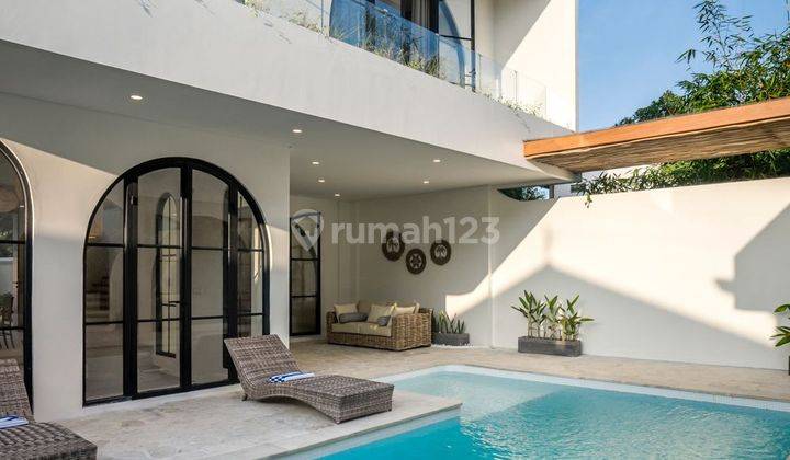 Villa 3BR Luxury Bohemian Style dengan View Ricefields di Canggu, Bali. Villa 3BR Luxury Bohemian Style dengan View Ricefields di Canggu, Bali.