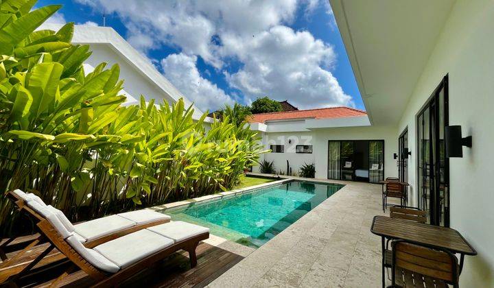 Villa 3BR Modern with spacious garden in Padonan, Canggu