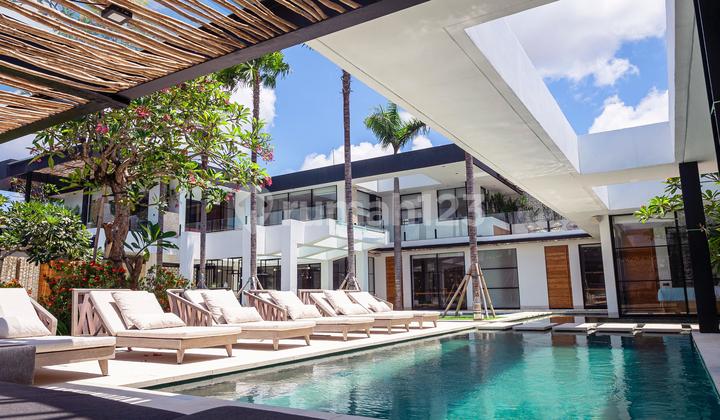 Villa 5BR Luxurious Brand New Designer di Pererenan Bali dekat Canggu Villa 5BR Luxurious Brand New Designer di Pererenan Bali dekat Canggu