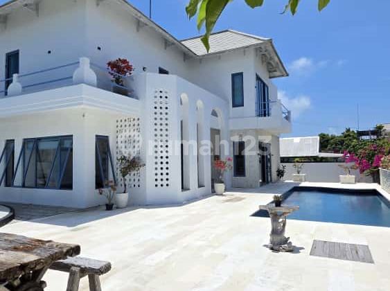 Villa 4BR Beachfront with Spectaculer Sunset Spot di Benoa, Nusa Dua Bali
