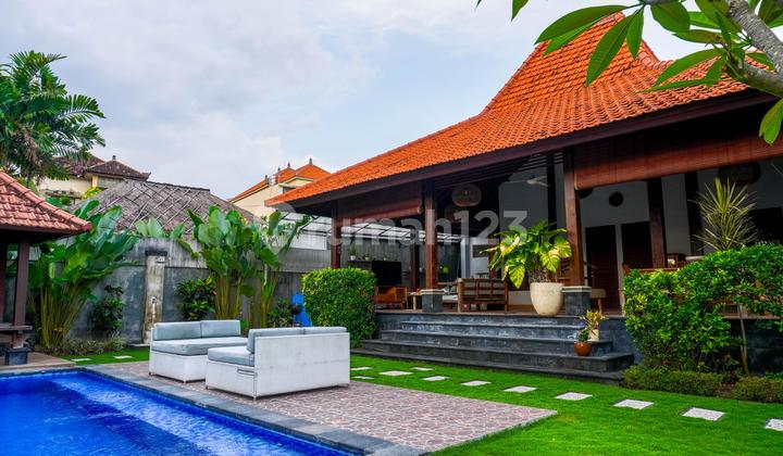 Villa 2BR Joglo Villa with Spacious Garden in Padonan, Canggu