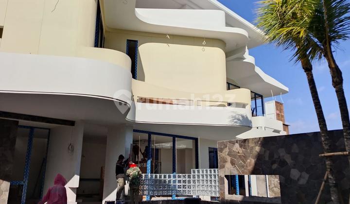 Villa 3 BR Luxury Modern di Dewi Sri, Kuta Villa 3 BR Luxury Modern di Dewi Sri, Kuta