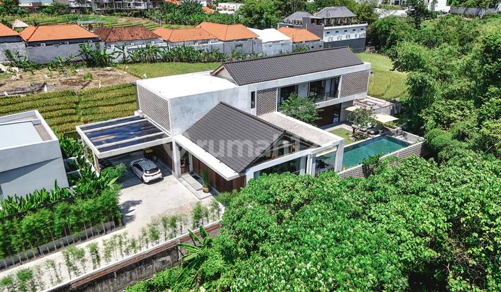 Villa 7BR Luxury Modern Contemporary in Canggu Villa 7BR Luxury Modern Contemporary in Canggu