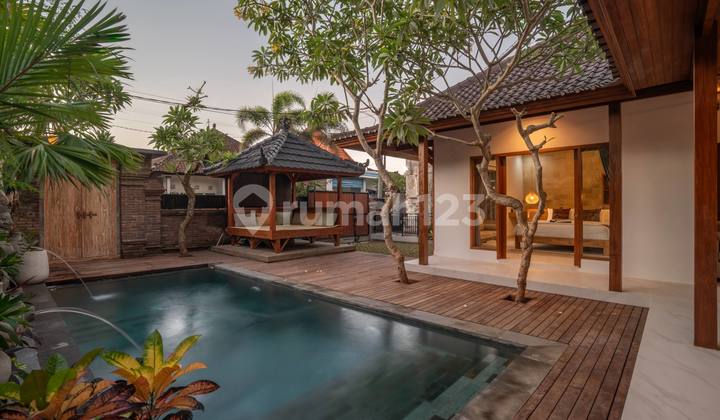 Villa 3BR Modern Balinese Style Brand New di Jimbaran 