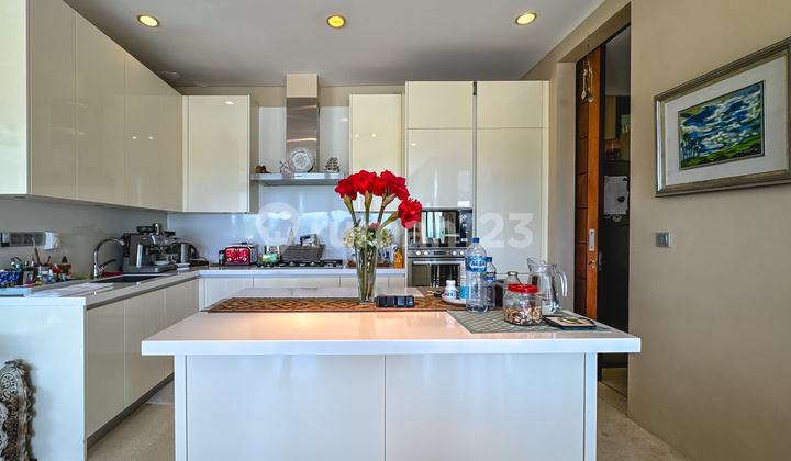 Luxury 3BR Contemporary Style Villa with Unobstructed Ocean View in Uluwatu