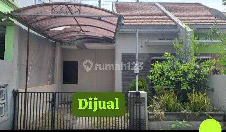 Rumah Bagus Unfurnished SHM di Jl. Surakarta Gkb, Gresik 2