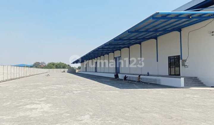 LOADING DOCK WAREHOUSE 3456 m2 in Krian Sidoarjo !!!! Disewakan Jarang ada ! LOADING DOCK WAREHOUSE 3456 m2 in Krian Sidoarjo !!!! Disewakan Jarang ada !