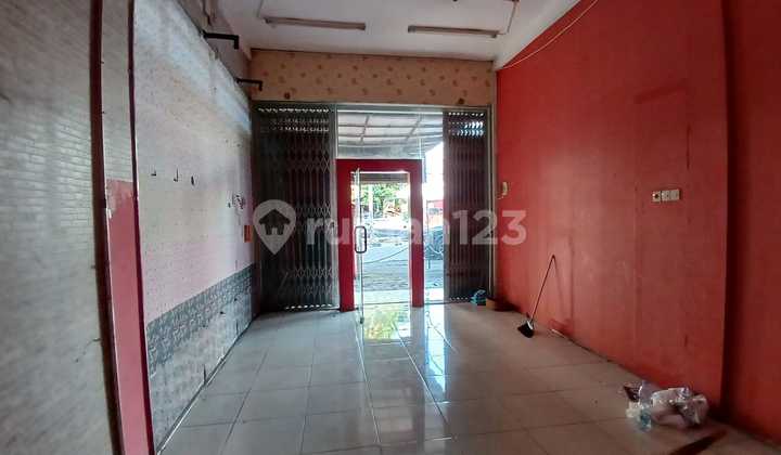 FOR RENT: AFFORDABLE GKB SHOPHOUSE, RARE FIND! NEAR SUPERINDO GKB GRESIK FOR RENT: AFFORDABLE GKB SHOPHOUSE, RARE FIND! NEAR SUPERINDO GKB GRESIK