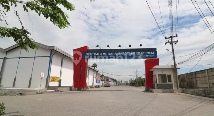 Jarang Ada yang Kosong ! Sentral Permai Margomulyo Surabaya Cluster Baru ! LT = 665M2 LB = 473 M2 Jarang Ada yang Kosong ! Sentral Permai Margomulyo Surabaya Cluster Baru ! LT = 665M2 LB = 473 M2