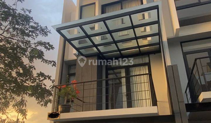 Rumah Mewah Unik 3 Lantai Rasa 5 Lantai 1