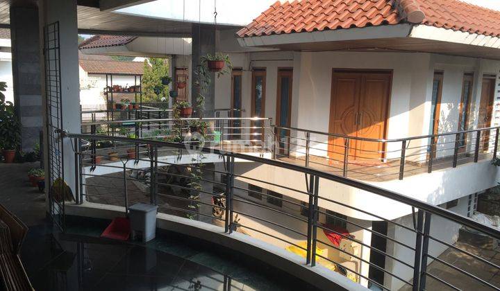 Dijual Rumah 3,5 Lantai Semi Furnished Cipedes Sukajadi Bandung 1