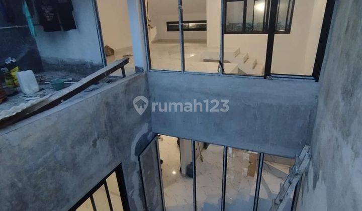 Rumah Baru Semi Furnished di Bintaro Tangerang Selatan Siap Huni 2