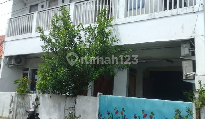 Strategic Location Boarding House in Rawamangun, East Jakarta Strategic Location Boarding House in Rawamangun, East Jakarta