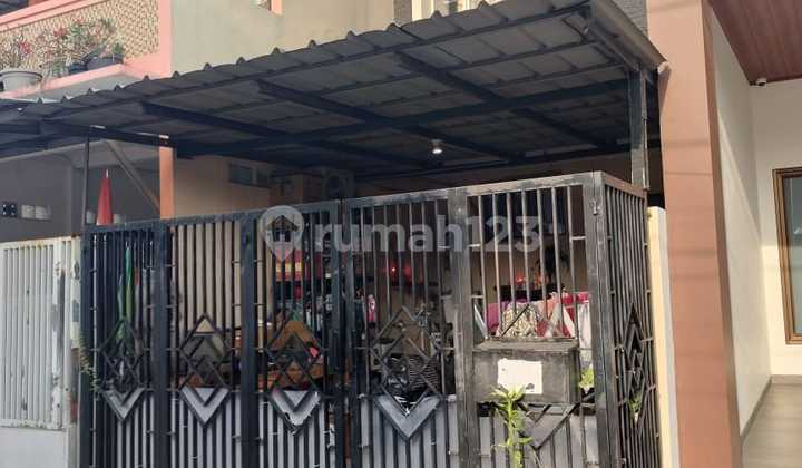 Neat 2-Story House Ready to Occupy in Arcadia Housing Complex, Daan Mogot, Tangerang Neat 2-Story House Ready to Occupy in Arcadia Housing Complex, Daan Mogot, Tangerang