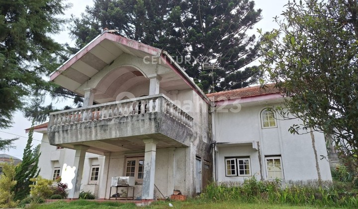 Two-Story Villa House in Ciputri, Pacet, Cipendawa, Bogor