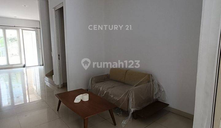 Disewakan Rumah Cantik Full Furnished Green Permata Residence  2