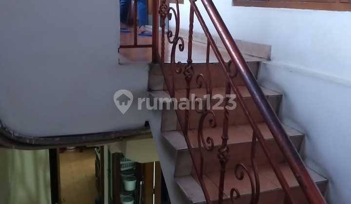 Dijual Rumah 2 Lantai Lokasi Strategis pinggir Jalan Benhil, Jakarta pusat 2