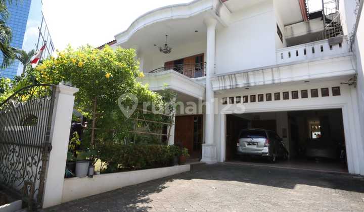 Dijual Rumah Lux 2 Lantai di Patra Kuningan, Jakarta Selatan Dijual Rumah Lux 2 Lantai di Patra Kuningan, Jakarta Selatan