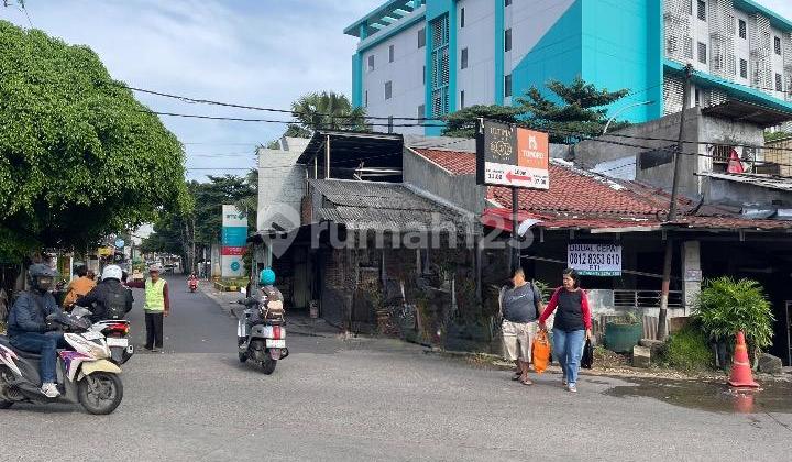 Land and Building for Sale, Hook Location, Highly Strategic, Pekayon Bekasi 2