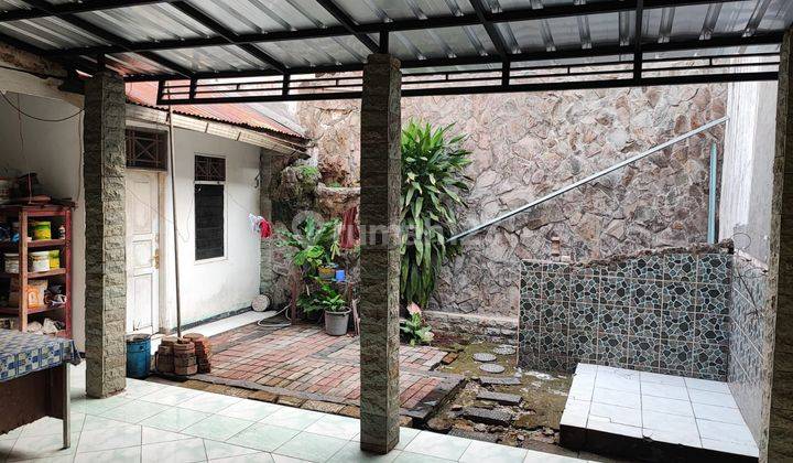 D Jual Rumah Bagus Pinggir Jalan 1