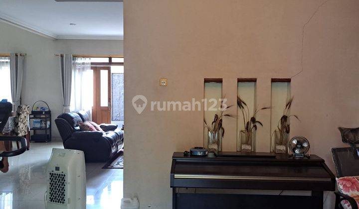 Di Jual Rumah Hoek Kota Wisata 2