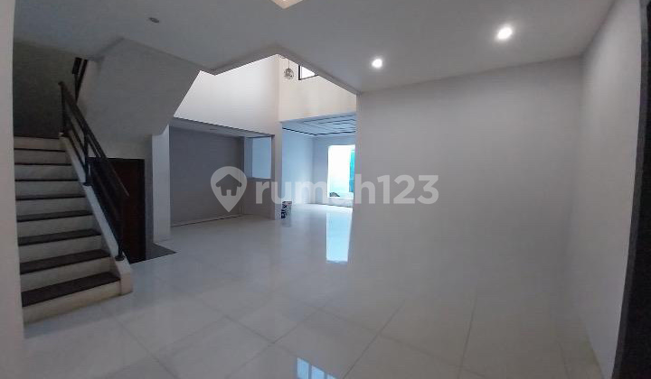 Di Jual Rumah Kota Wisata, Cantik