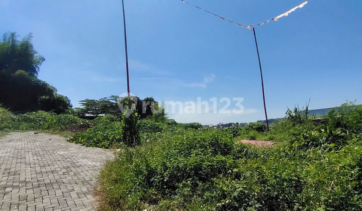 Tanah dijual cocok utk kos2an lokasi tengah kota harga murah sekali lt 400 m² 2