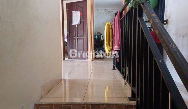 Rumah 2 Lantai Kompleks Perumahan Graha Pesona 2