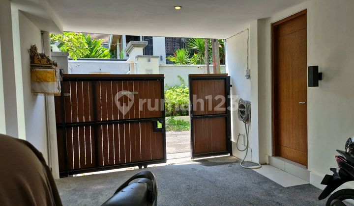 Sewa/ Jual Villa 2 Lantai.+ Pool + Rooftop Tibubeneng -Canggu Sewa/ Jual Villa 2 Lantai.+ Pool + Rooftop Tibubeneng -Canggu