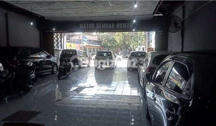 For Rent: Strategic Roadside Ex-Car Showroom Business Space For Rent: Strategic Roadside Ex-Car Showroom Business Space