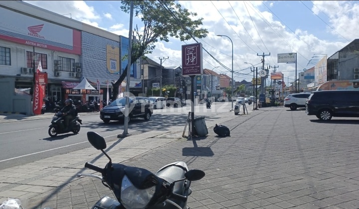 For Rent: Strategic 3-Story Shop House on Main Road, Kuta - Badung 2