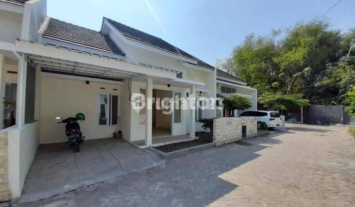 RUMAH INDAH, WARNA CERAH, NYAMAN UNTUK DI HUNI, DESAIN MODERN, BERADA DI KEDIRI 2