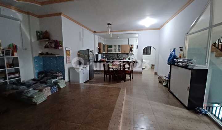 Bridge Five Road TSS House  
Land Area 209 m² (9.5x22)  
Building Area 500 m²  
3.5 Floors, Built in 2021  
5+1 Bedrooms  
5+1 Bathrooms  
7 AC Units  
Kitchen Set  
13,000 Watt Electricity  
Carport for 4-5 Cars  
Facing North  
Price 6.5 Billion (Negotiable) 1