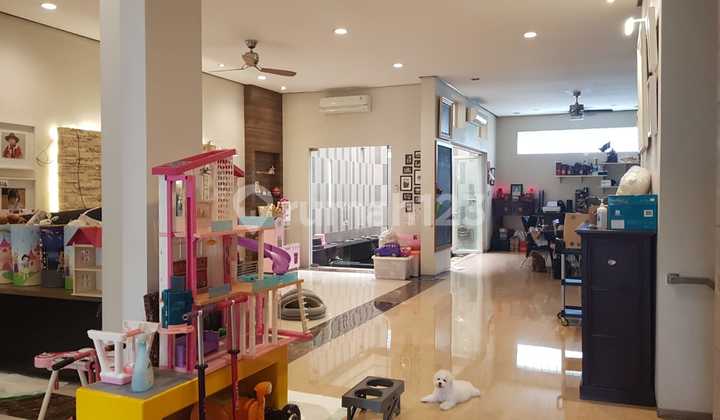 Rumah Di Permata Buana (puri Kembangan)cluster Buana Biru Besarluas Tanah 250 M²luas Bangunan 600 M²bangunan 3 Lantaihadap Baratkamar Tidur 4+2kamar Mandi 3+1 Semi Furnish (yg Nempel Aja)ada Liftharga 10,5 Milyar Nego