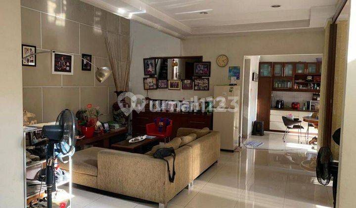 Dijual Rumah Hoek Cantik 2 Lantai Komplek Cideng Jakbar

Cideng, Jakarta Pusat

 2