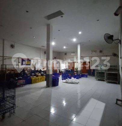 Gudang di Srengseng, Jakbar, Jakarta Barat 800 m Bagus SHM 1