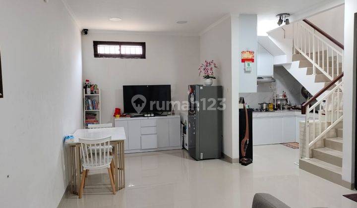 Rumah 2 Lantai Bagus SHM di Metland, Jakarta Barat 1