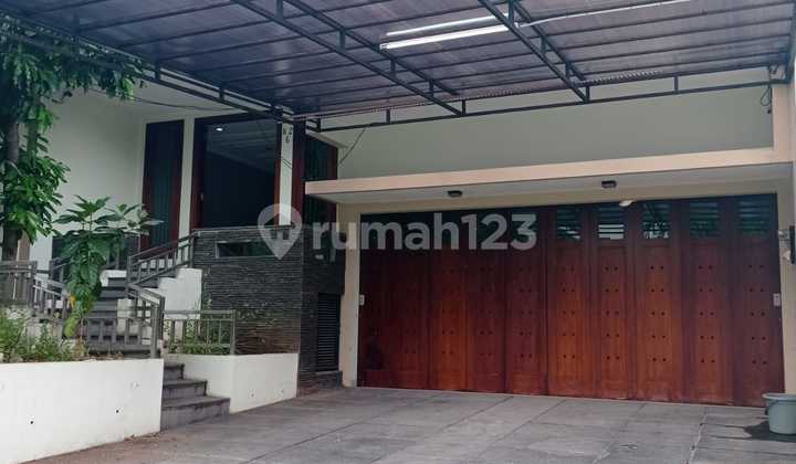 Permata Buana House near Puri Jakarta Barat, Laki Island  
Land Area 200 m², Building Area 420 m²  
3-Story Building, 5 Bedrooms, 5 Bathrooms  
Each Bedroom Has an Ensuite Bathroom, Facing North  
SHM Certificate, Price 8.5 M Negotiable 2