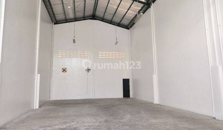 Gudang Bizpark 
Daan Mogot
Uk 9x24 m². Harga 200jt/th Nego. Barang LANGKA 2