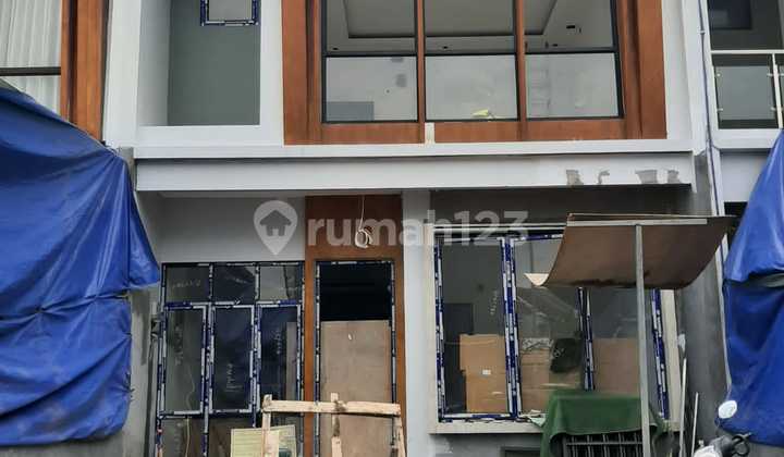 Ruman Metland Puri. Luas Tanah 120 M²uas Bangunan 180 M²4+1 Kamar Tidur3+1 Kamar Mandibangunan 2 Lantai Fullsurat Shmready March. Harga 3 Milyar