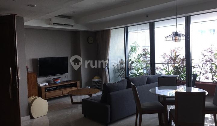 Apartemen St. Moritz, Puri
  4 Bedroom, di renovasi jadi
  3 Bedroom)
• 1 BR dijadikan Ruang Kerja
- 3 + 1 Bathroom
- ⁠2 + 1 Bathroom 
- Luas : 170m²
- Tower : New Ambassador 
- Free Parking : 2 Car (dapat?)
- View : City
- Furnish 
- ⁠Bathup
- ⁠Private L