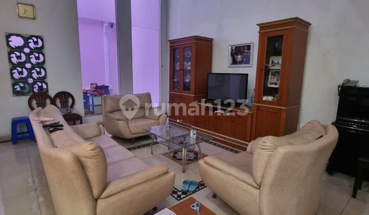 Rumah Cluster Walet
pantai Indah Kapuk
luas Tanah 225 M²  ( 9x25 )
luas Bangunan 450 M²
kamar Tidur 4 + 1
kamar Mandi 3 + 1
bangunan 2.5 Lantai
hadap Selatan
surat Ppjb Siap Ajb
harga 7.5 M Nego