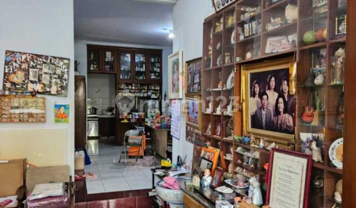 Rumah Green Garden Lokasi Bagus Dan Premium. Posisi Hoek. Luas Tanah 280m2. Luas Bangunan 240m2. Harga 5,6 Milyar Nego 2