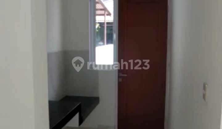 Metland Puri,jakarta Baratluas Tanah 135 M² ( 9x15 M² )luas Bangunan 120 M²kamar Tidur 2+1kamar Mandi1 Lantailistrik 3300shmharga 2.5m Nego 2