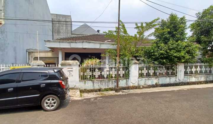 Rumah Taman Aries Luas Tanah 400 M² ( 20x20 ) M²luas Bangunan 200 M² Kamar Tidur 6 Kamar Mandi 3 Garasi 2 Mobil Carport 2 Mobil. Hadap Utaraipl 400rbair Pam & Air Tanahharga 6,8 Milyar Nego Tipis