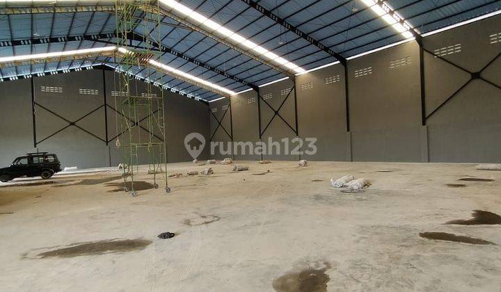  Gudang di kawasan industri SEPATAN*
*Pergudangan SEPATAN*
Luas Tanah  2000 m²
Luas Bangunan 1468 m²
- Izin industri
- container 40ft
- Bangunan tepi tinggi 8,5M , tinggi tengah 12M
-*Lantai gdg K400*
- ⁠15cm wiremesh M8. Harga 13,9 Milyar Nego  2