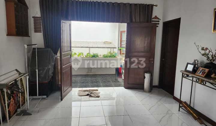 Rumah Hitung Tanah Daerah Kebayoran Lama, Jakarta Selatanlt 12x21 (252m²)lb 450m² (2 Lantai)6+2 Kmr Tidur. Harga 7,7 Milyar Nego 2