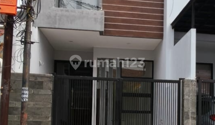Dijual Rumah Baru Klampis Wisma Mukti Surabaya Timur Row 3 Mobil Longgar 1